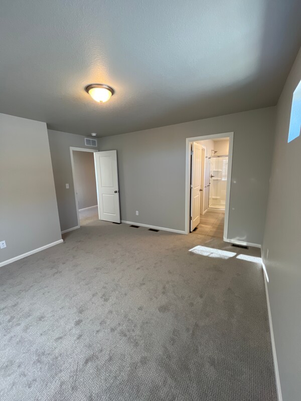 Building Photo - 9246 Henson Pl