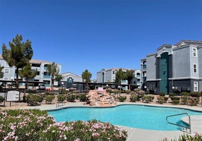 Building Photo - BEAUTIFUL 2 BED 2 BATH CONDO LOCATED ACROS...