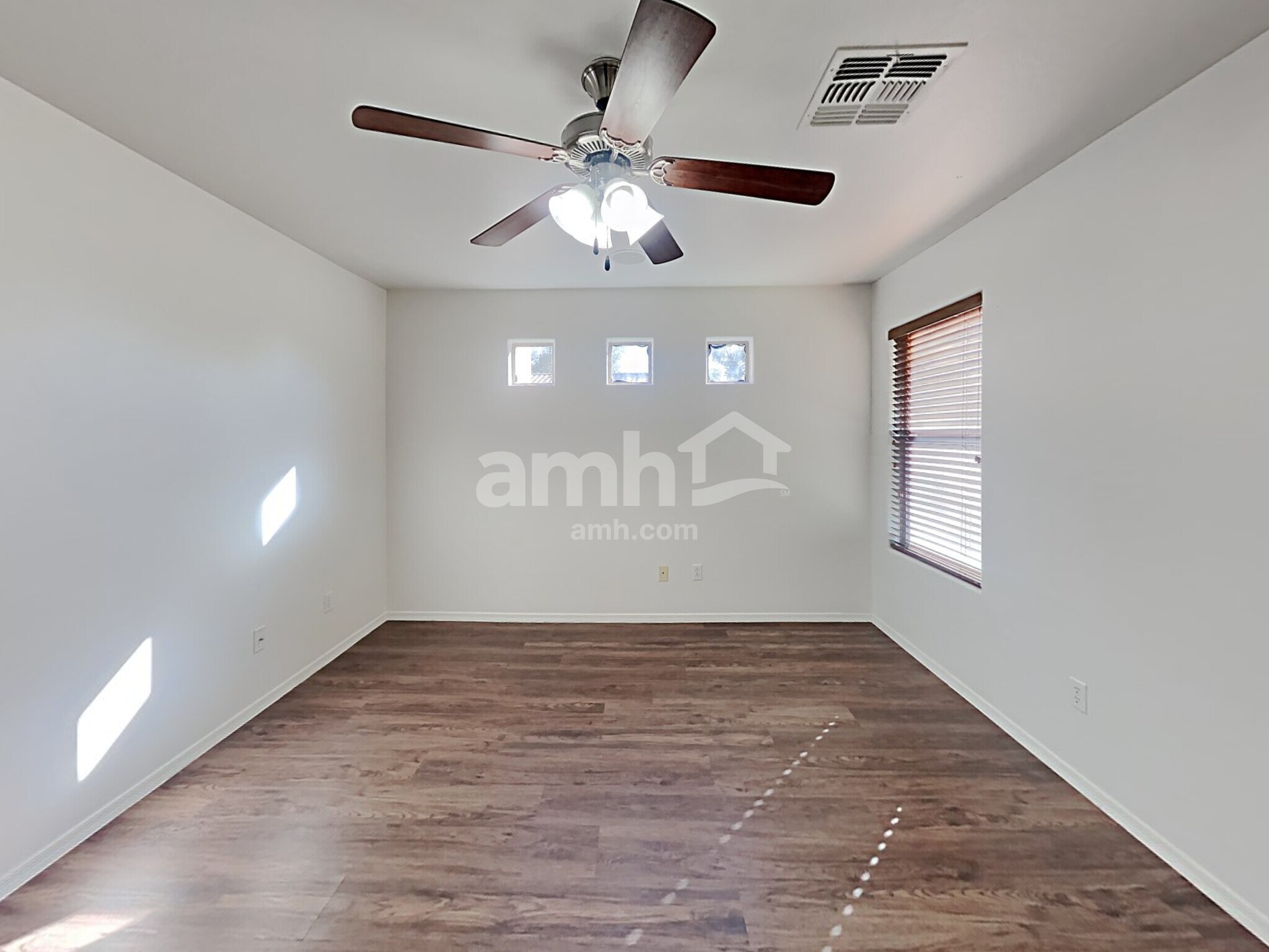 Building Photo - 7508 S 37th Ln