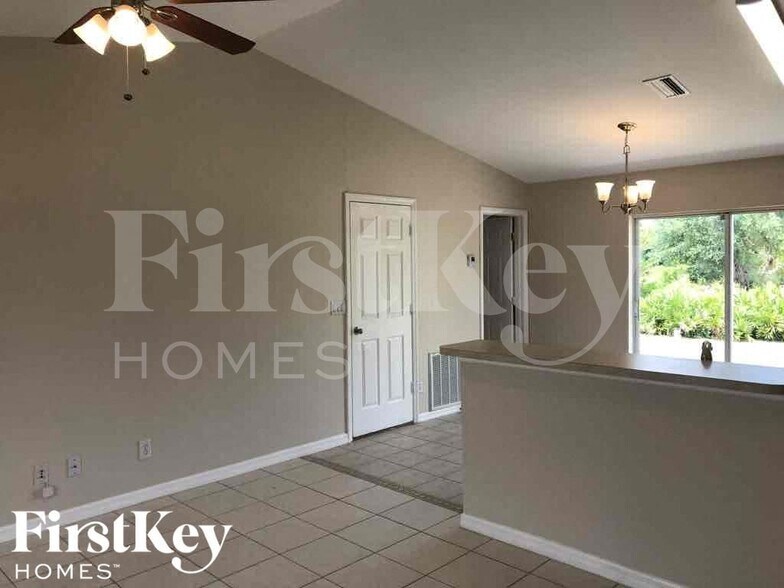 Building Photo - 3600-3619 19th St SW