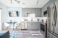 Building Photo - 542 Boulevard NE