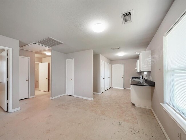 Building Photo - 8029 Dockal Rd