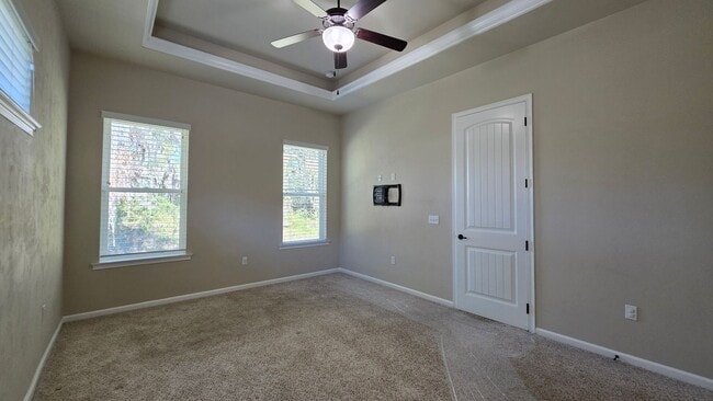 Building Photo - FOR RENT 4 BEDROOM 3 BATHROOM HOME