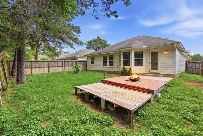 Building Photo - 1004 Oak Glen Dr