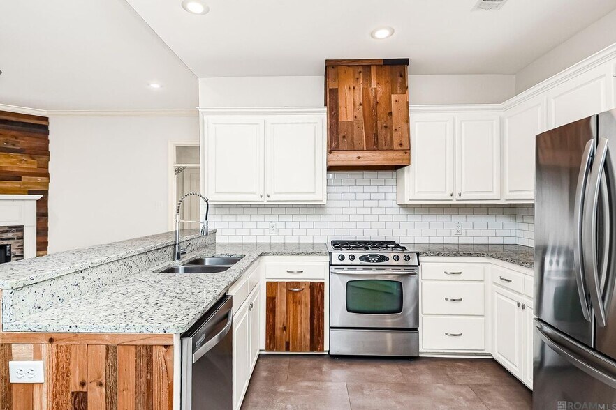 Building Photo - 12467 Dutchtown Villa Dr