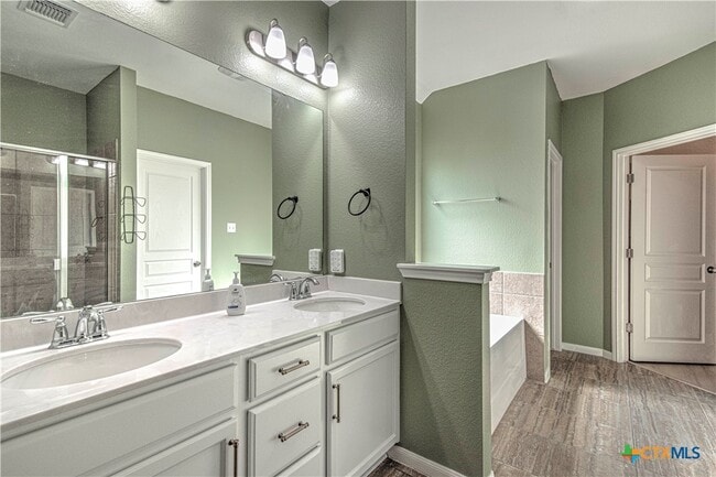 Building Photo - 808 Wyndham Hill Pkwy