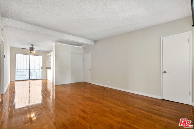 Building Photo - 941 N San Vicente Blvd