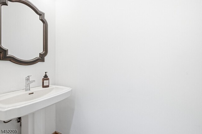 Building Photo - 9 Stirrup Way