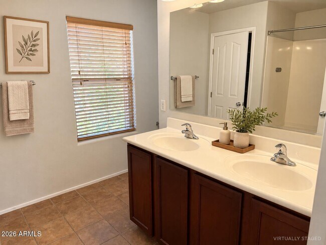 Building Photo - 2595 S Southwind Dr