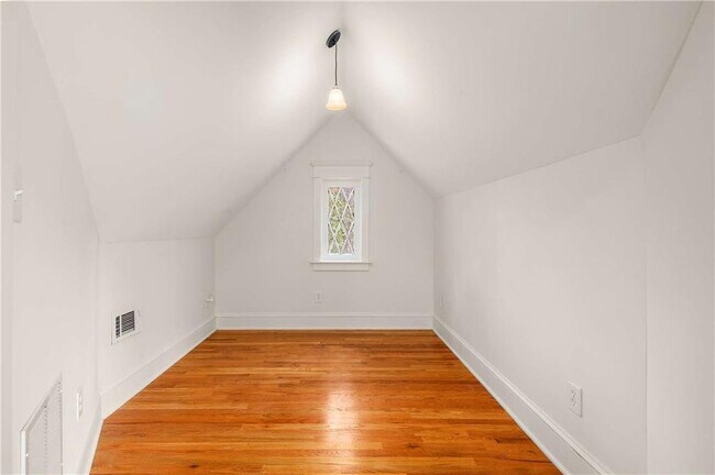 Building Photo - 787 Flat Shoals Ave SE