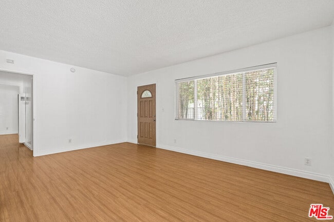 Building Photo - 616 Vernon Ave