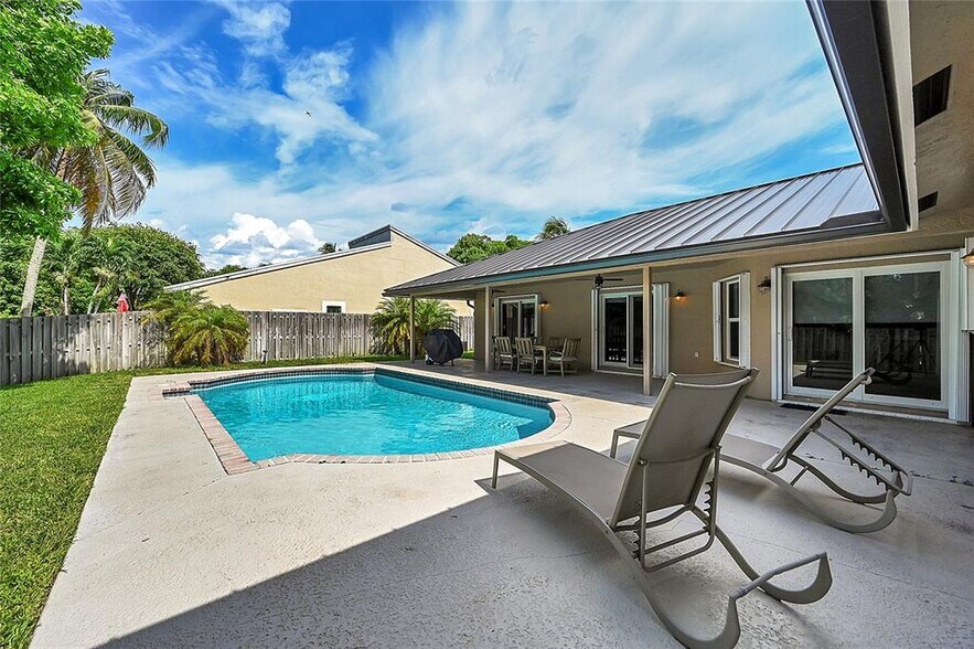 Building Photo - 9841 SW 1st St