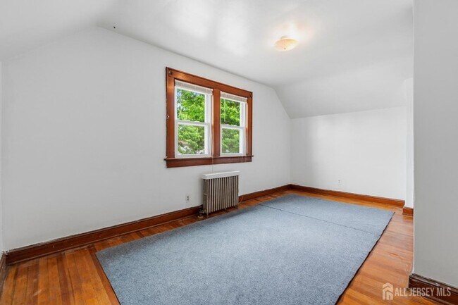 Building Photo - 511 Garden Ave