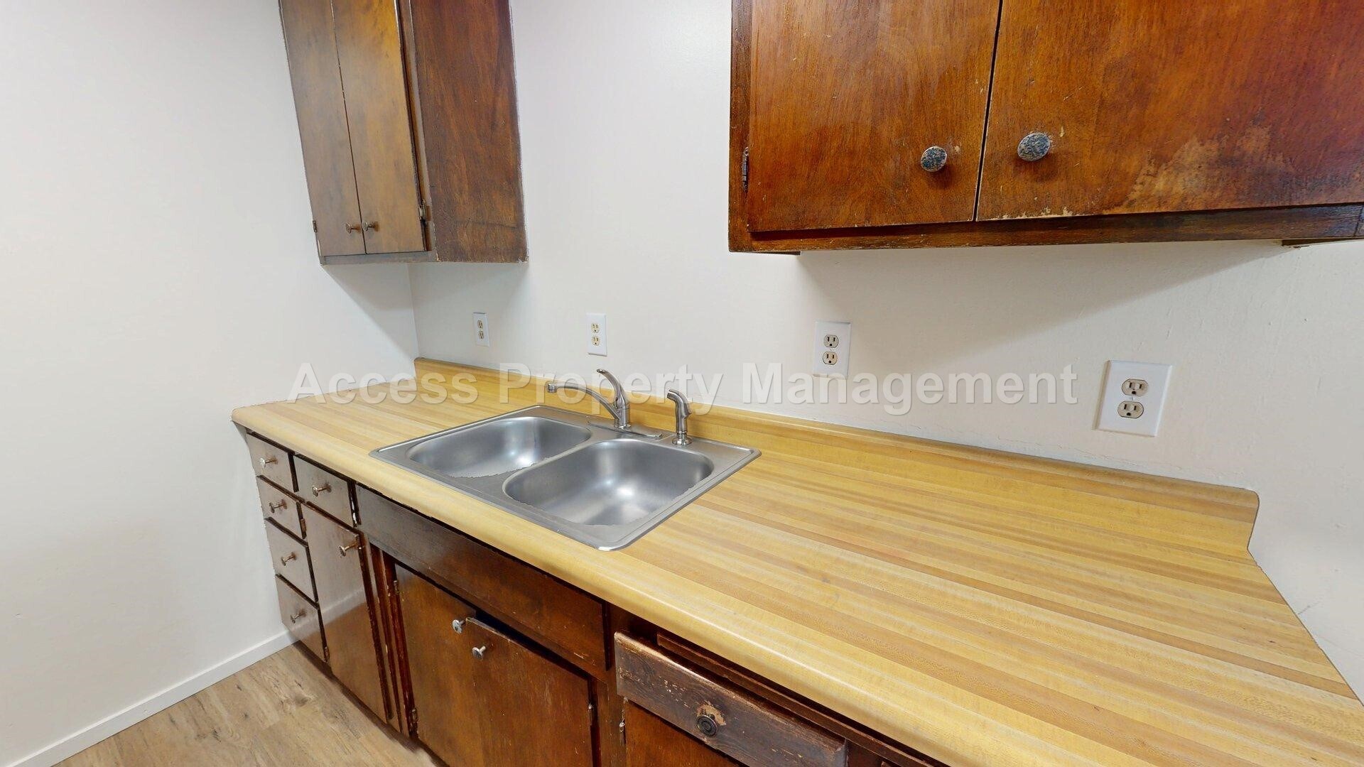 Building Photo - 709 2nd St