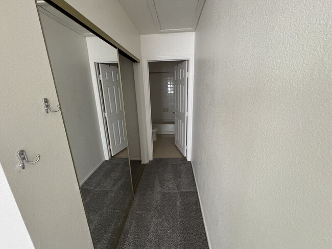 Building Photo - 8036 Laurena Ave