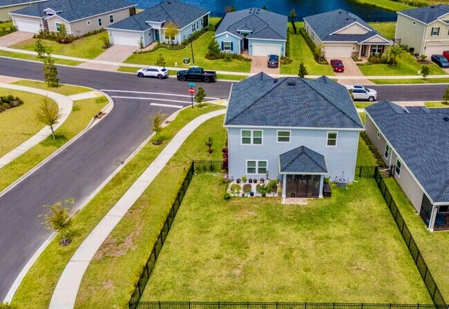 Building Photo - Gorgeous 4/ 2.5 Home in the Beautiful Lake Asbury Area of Clay County! $2,550.00