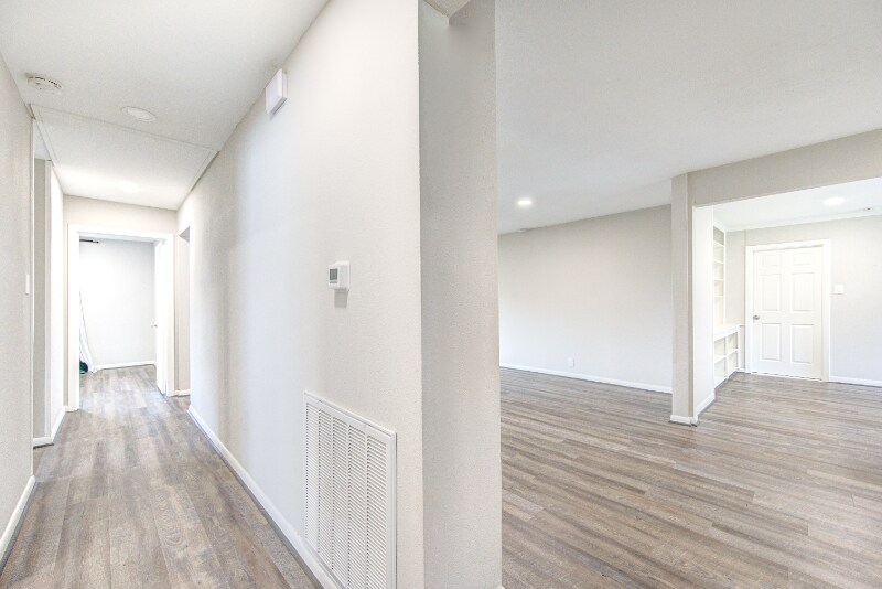 Building Photo - 6026 Clarewood Dr