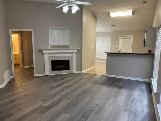 Building Photo - 769 Burton Ln