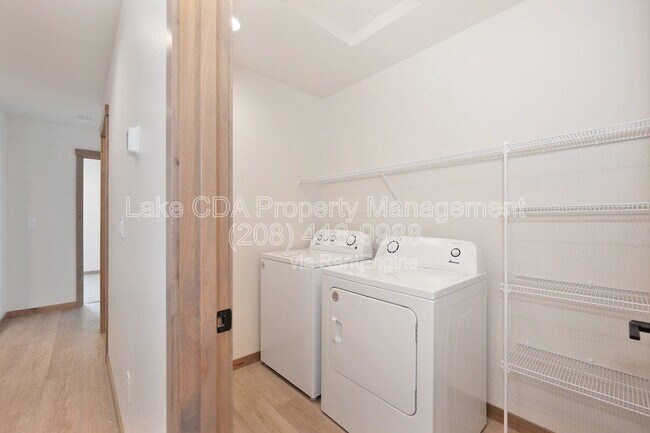 Building Photo - 3592 Blaze Lp