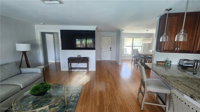 Building Photo - 521 Whitewater Way