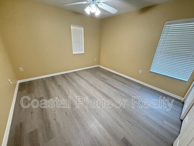 Building Photo - 10337 Stratford Pointe Ave