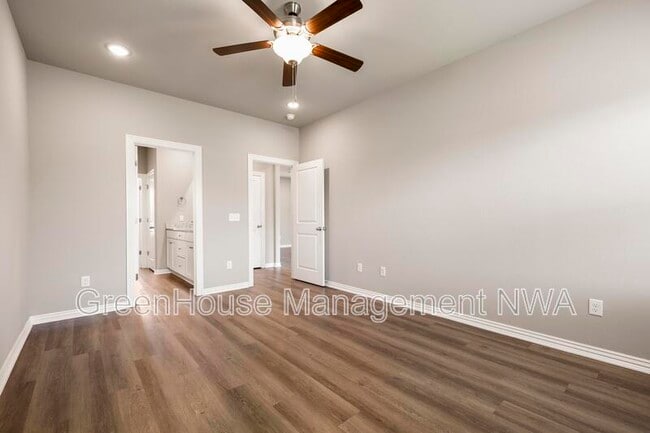 Building Photo - 210 Williams ct