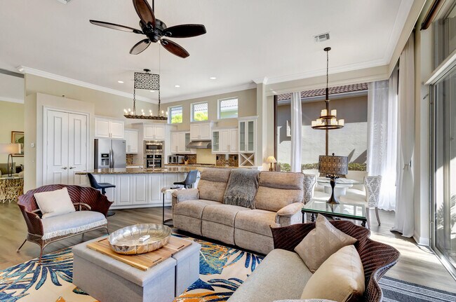 Building Photo - 128 Esperanza Way