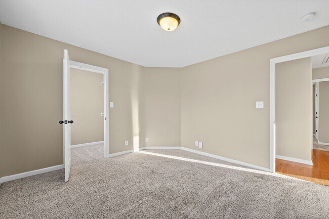 Building Photo - Pet Friendly Four Bedroom!