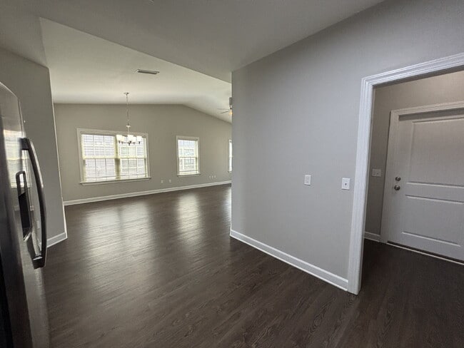 Building Photo - FOR RENT in Dothan, AL!! MOVE IN SPECIAL!!...