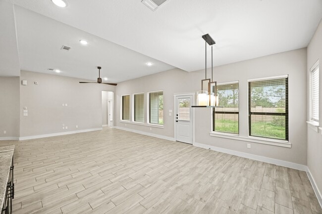 Building Photo - 15914 Dedication Dr