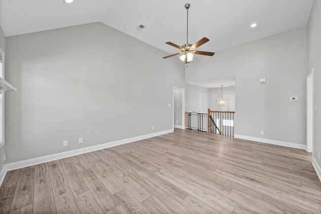 Building Photo - 169 Bonnell Dr