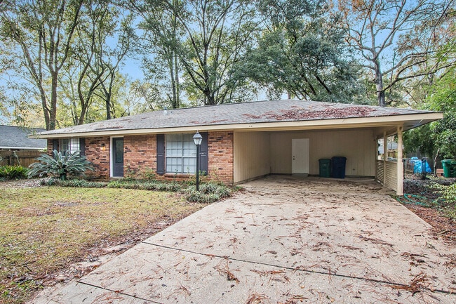 Building Photo - Better Price!  Old Landing 3 Bedroom in Co...