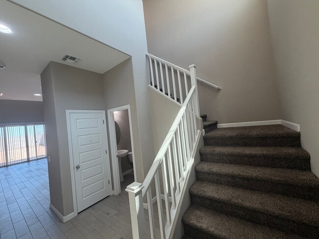 Building Photo - 40946 W Hillman Dr