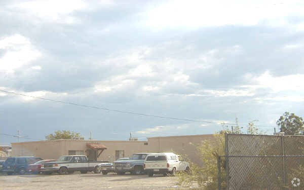 Building Photo - 5816-5838 S Morris Blvd