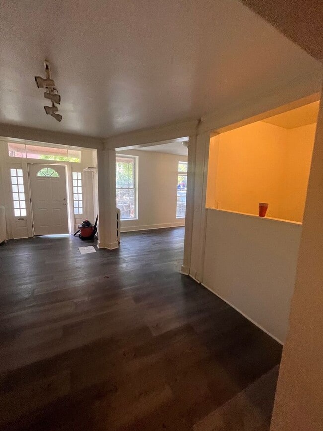 Building Photo - 2026/2027 JHU Homewood Off-Campus 6bd/3ba house w/ W/D. Available 6/6/2026