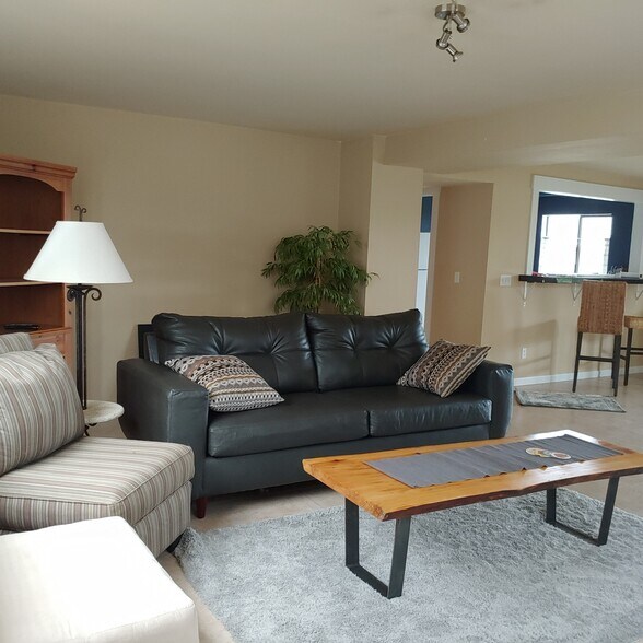 Building Photo - 12052 NE Jefferson Point Rd