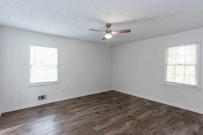 Building Photo - 85 Hawk Dr