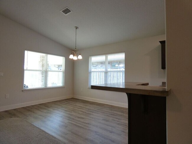 Building Photo - 4117 Hazelhurst Dr