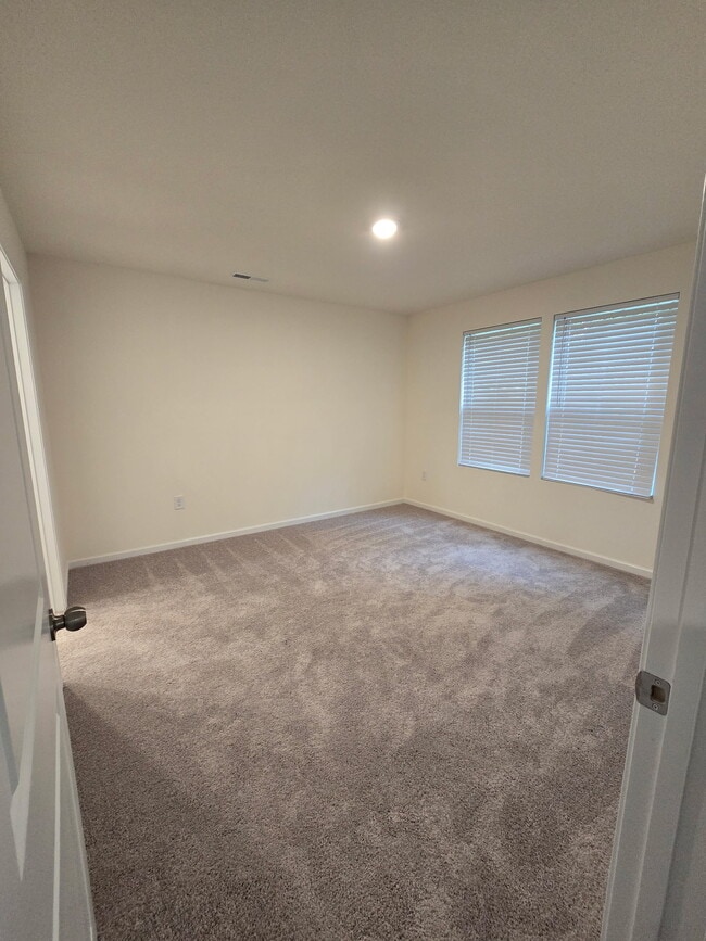 Building Photo - 1925 Calvin Ave