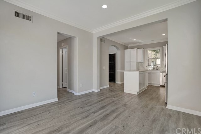 Building Photo - 21 Gardenpath