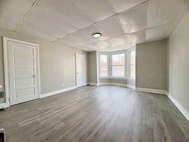 Building Photo - 22 E Jackson St