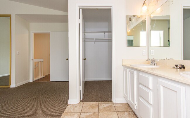 Building Photo - 2955 Brandon Cir