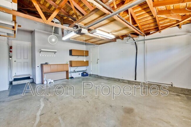 Building Photo - 1549 Alisal Ave