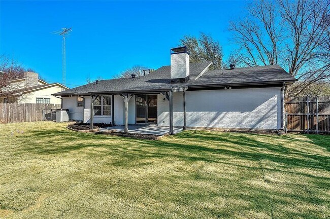 Building Photo - 3014 Northridge Dr