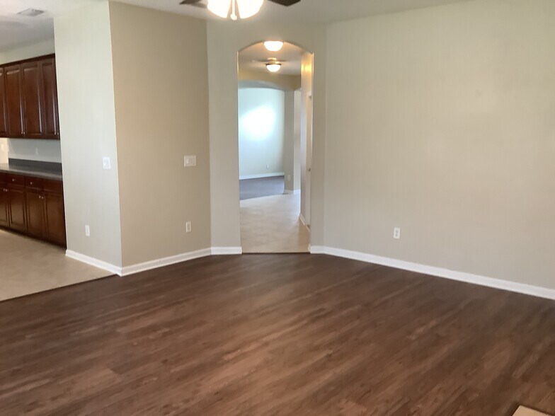 Building Photo - 729 Porto Cristo Ave