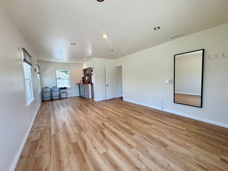 Living room - 6664 Ensign Ave