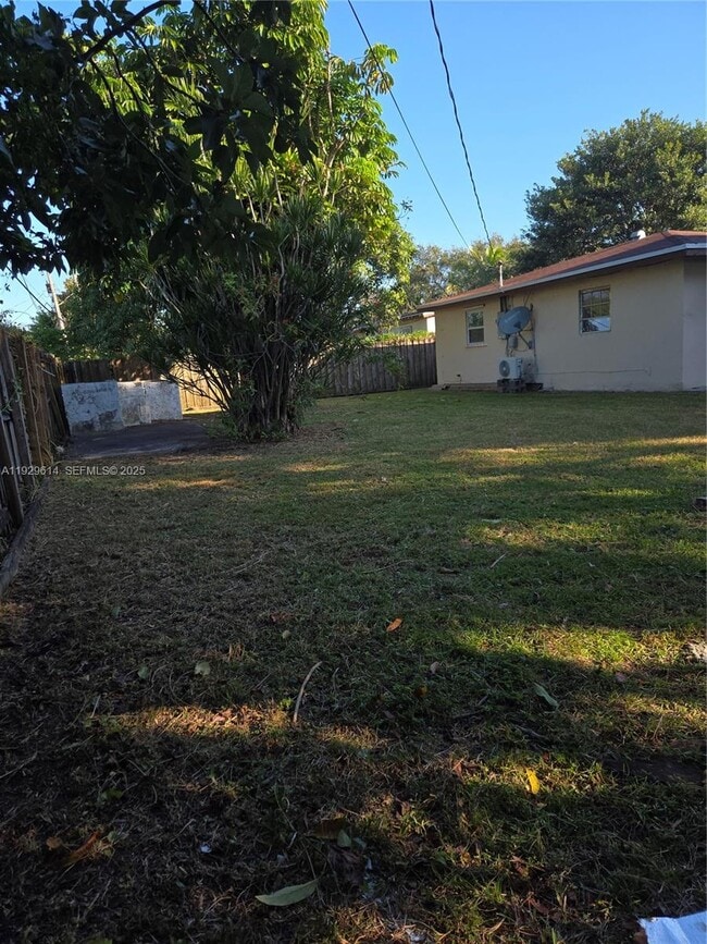 Building Photo - 13828 Harrison St