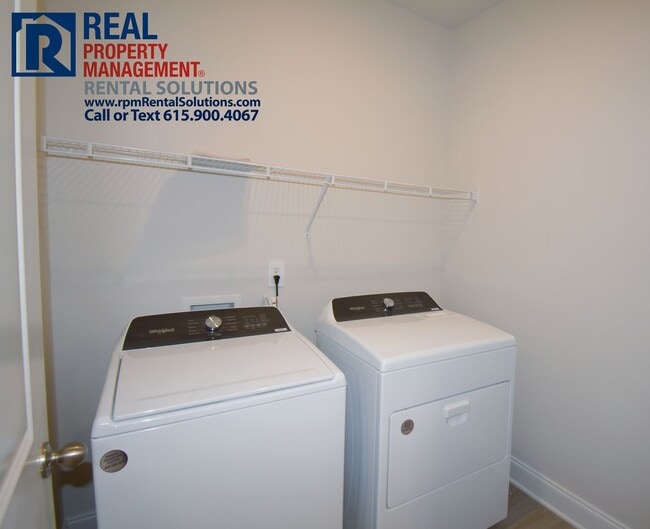 Building Photo - Beautiful 3 bedroom home in Murfreesboro! Off of Veterans Pkwy!