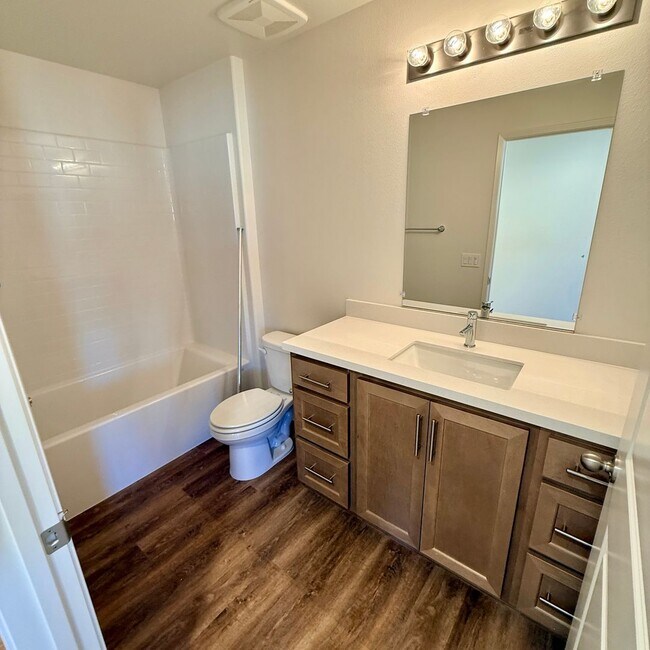 Building Photo - BRAND NEW 4 BEDROOM ADELANTO HOME