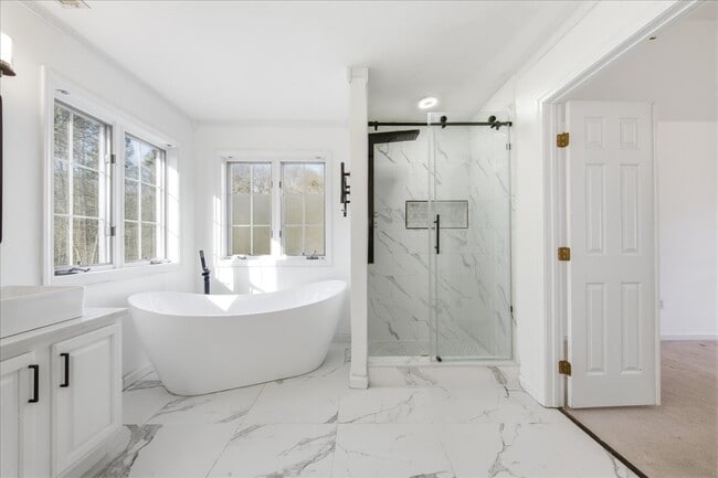 Building Photo - 48 Blue Hills Dr